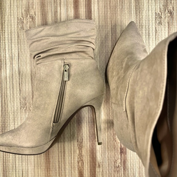 NIB Jessica Simpson Gaiven Slouchy Platform Stiletto Ankle Booties Beige Sz 8 - Picture 7 of 8